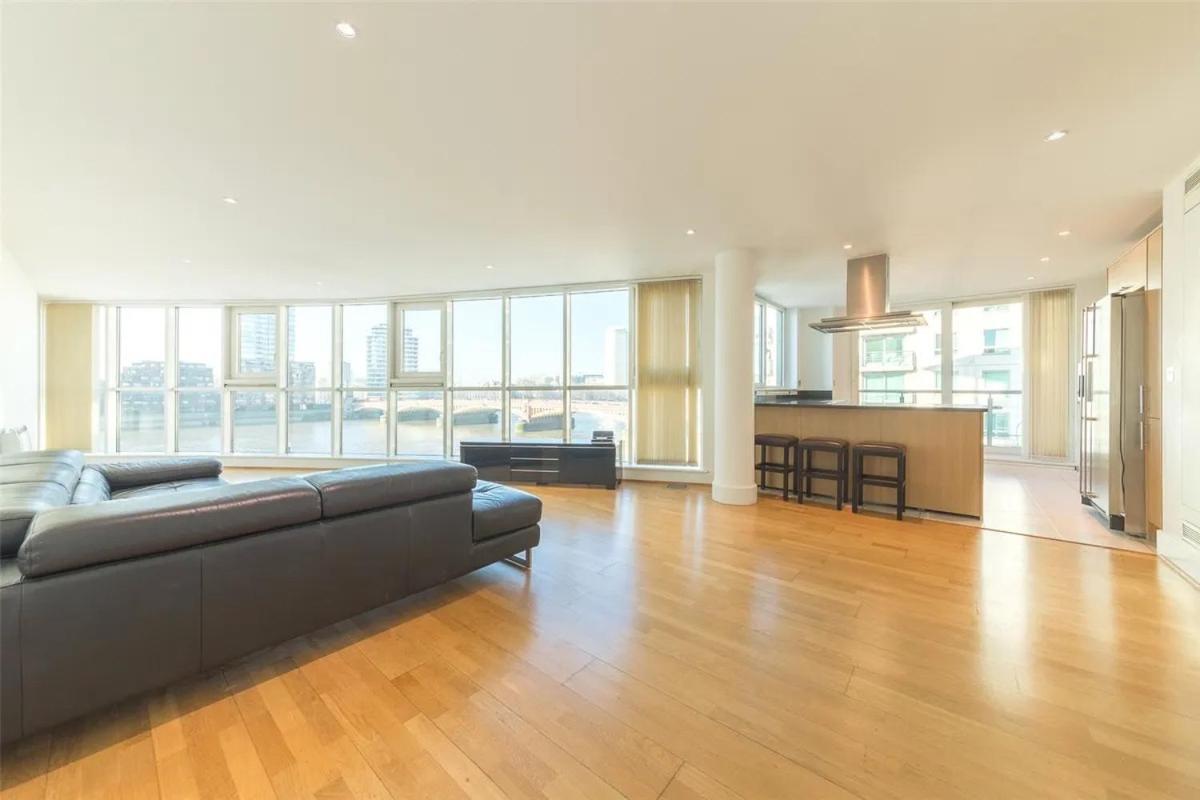 Panoramic Riverside Facing - 2 Bed - 2 Bath - 2 Balconies - In Nine Elms Apartamento