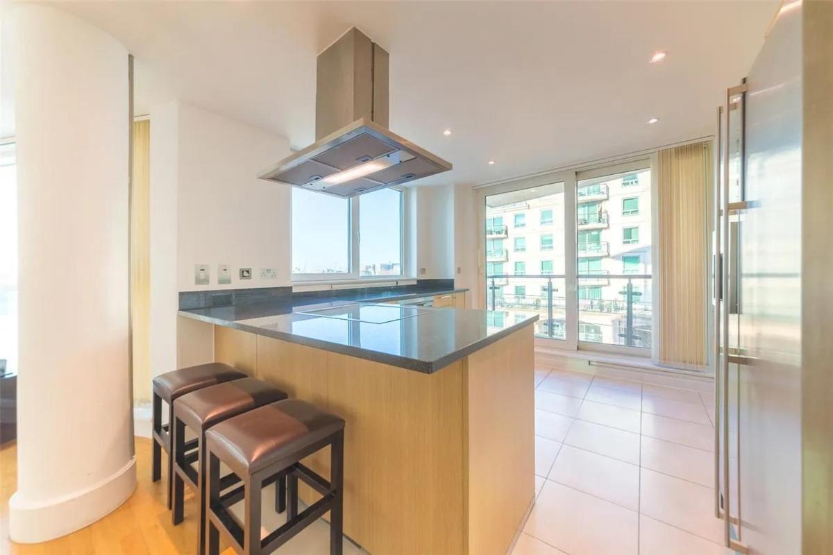 Apartamento Panoramic Riverside Facing - 2 Bed - 2 Bath - 2 Balconies - In Nine Elms Londres